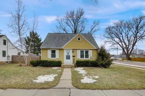 502 10th St, Baraboo, WI 53913