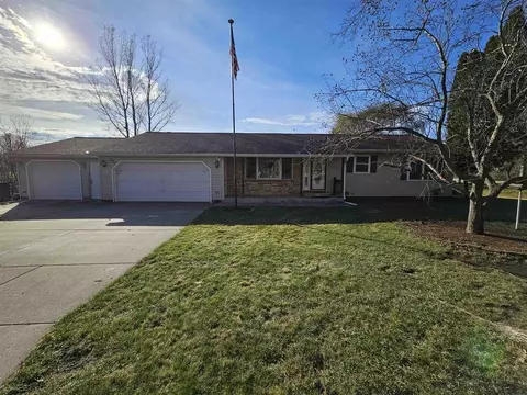 991 Brentwood Dr, Port Edwards, WI 54469