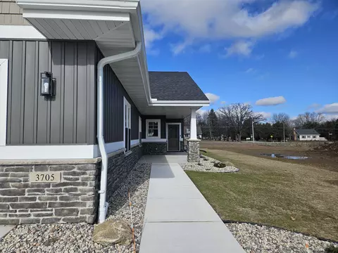 3705 Newcastle Dr, Janesville, WI 53546