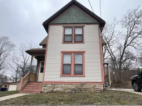 511-513 S Garfield Ave, Janesville, WI 53545
