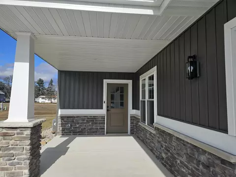 3703 Newcastle Dr, Janesville, WI 53546