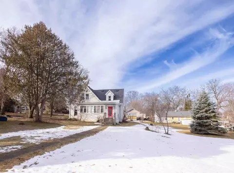 320 N Main St, Dodgeville, WI 53533