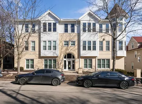 115 S Franklin St #102, Madison, WI 53703