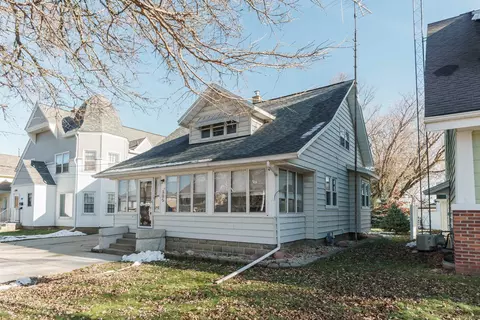 305 Grove St, Beaver Dam, WI 53916