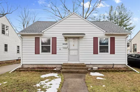 2529 Coolidge St, Madison, WI 53704