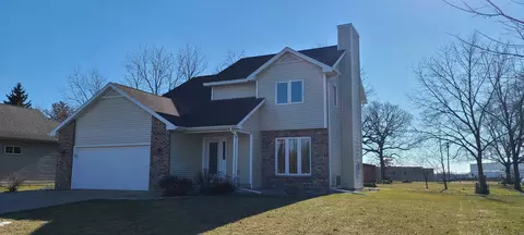 2123 Stone Crest Rd, Stoughton, WI 53589