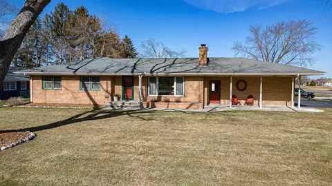 891 E Hart Rd, Beloit, WI 53511