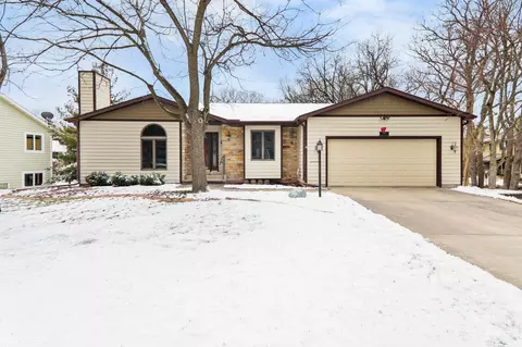 5947 Woods Edge Rd, Fitchburg, WI 53711