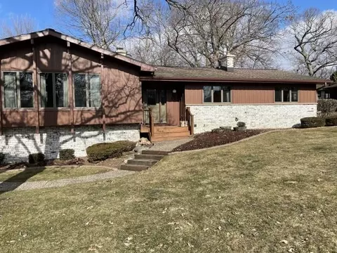 4526 Deerwood Dr, Madison, WI 53716