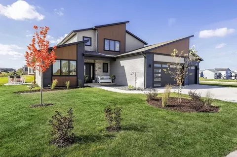 2565 Notre Dame Dr, Fitchburg, WI 53711
