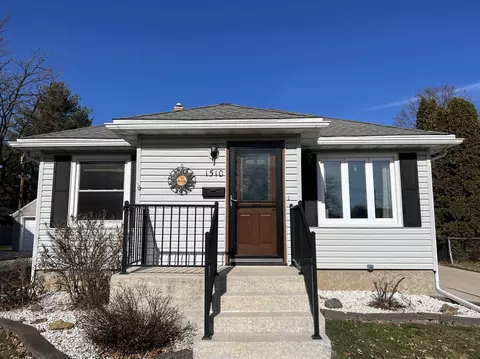 1510 Greenview Ave, Janesville, WI 53548