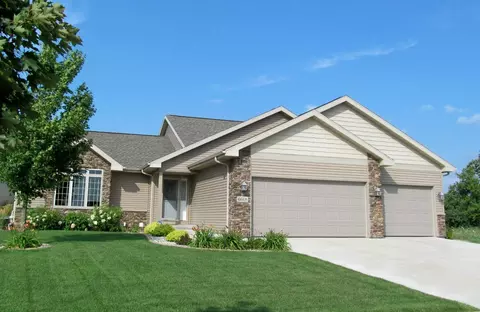 6668 Wolf Hollow Rd, Windsor, WI 53598