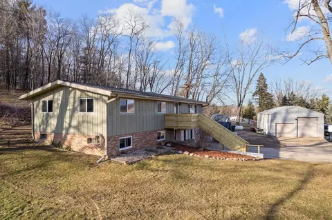s2437 Meadowview Road, Reedsburg, WI 53959