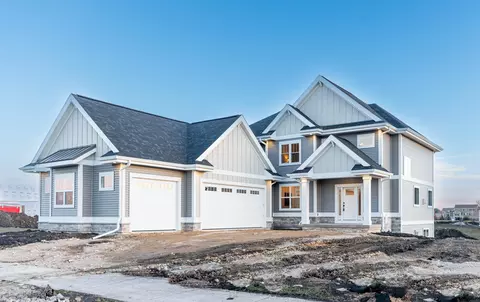 812 Nancy Ct, Waunakee, WI 53597