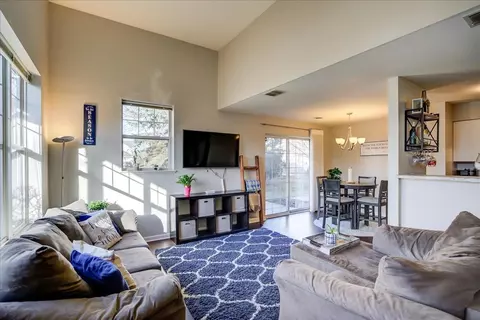 2855 Holborn Cir, Madison, WI 53718