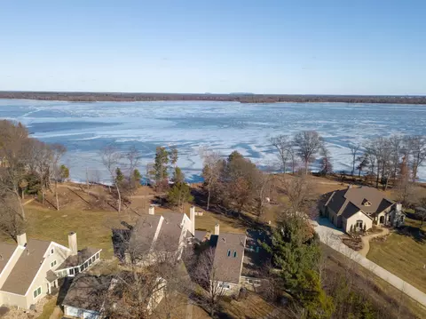 n7808 Lake View Court, New Lisbon, WI 53950