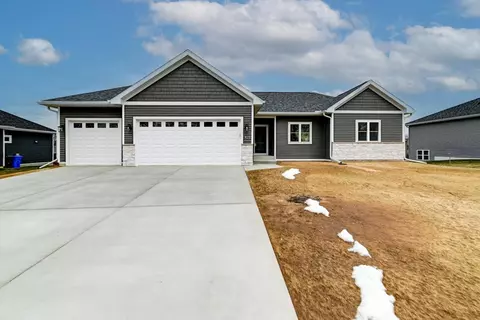 421 Ridgeway Dr, Rio, WI 53960