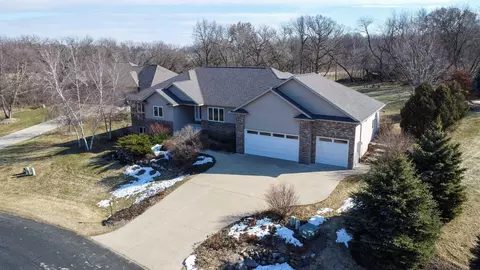 3135 Castleton Xing, Sun Prairie, WI 53590