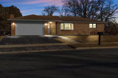 385 E Richards Rd, Oregon, WI 53575