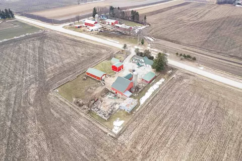 n7946 County Road G, Beaver Dam, WI 53916