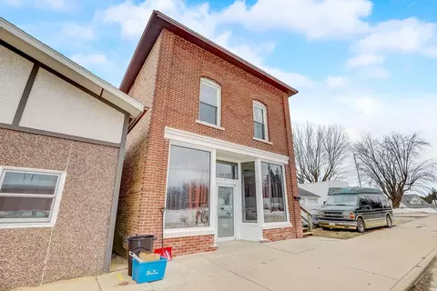711 Main St, Ridgeway, WI 53582