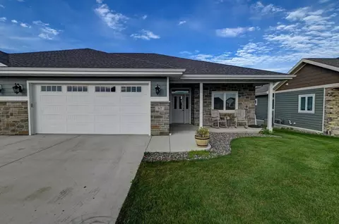 821 Vineyard Dr, Cambridge, WI 53523