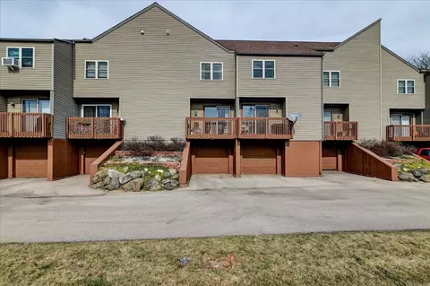 332 Shane Ct #5, Sun Prairie, WI 53590
