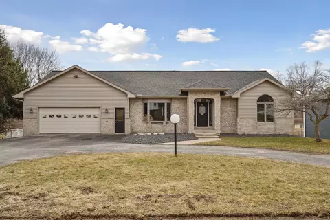 221 Pine Dr, Orangeville, IL 61060