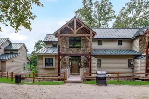 s6330 Bluff Road #4, Merrimac, WI 53561