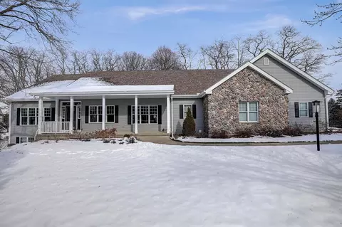 702 Prairie Smoke Rd, Madison, WI 53717