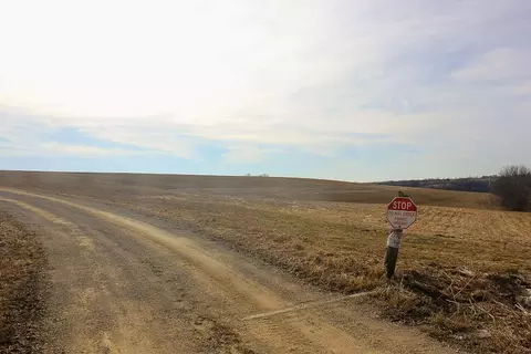 46 38ac Roddick Ln, Platteville, WI 53818