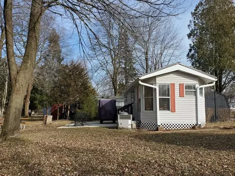 389 Skyline Dr, Edgerton, WI 53534