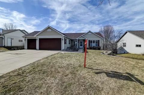 1360 Overlook Pass, Sun Prairie, WI 53590