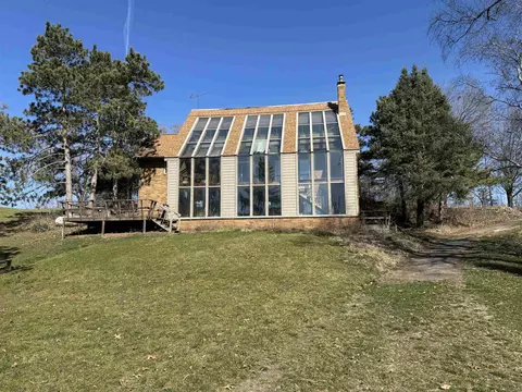 20379 Effigy Mounds Ln, Muscoda, WI 53573