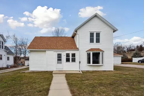 318 Franklin St, Genoa City, WI 53128