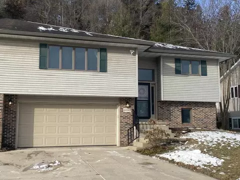 2033 Continental Ln, Cross Plains, WI 53528