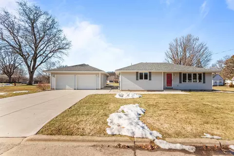 2821 Stumpf St, Cross Plains, WI 53528