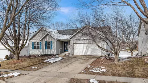 276 Valley Ridge Dr, Sun Prairie, WI 53590
