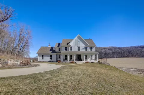 5612 Midland Rd, Mazomanie, WI 53560