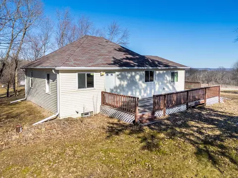 e1984 Miller Road, La Valle, WI 53941