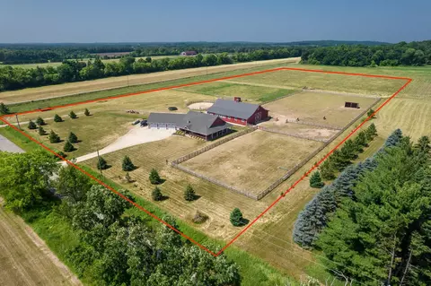 n9643 Morris Lane, Berlin, WI 54923