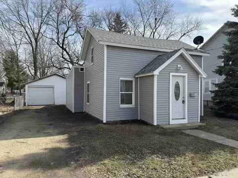 419 Cherry St, Janesville, WI 53548