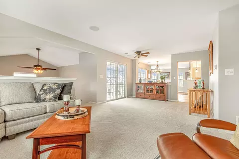 4703 Poplar Creek Dr, Madison, WI 53718