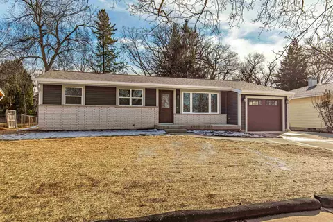 613 Wheeler Rd, Madison, WI 53704