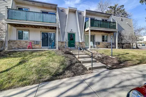 2412 Independence Ln #204, Madison, WI 53704