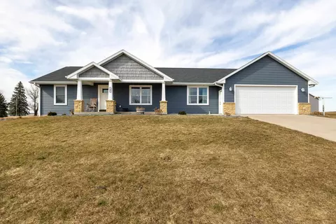 95 Emil St, Dickeyville, WI 53808