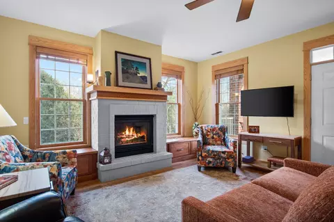 208 Shato Ln #208, Monona, WI 53716