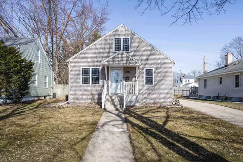 1514 Greenview Ave, Janesville, WI 53548