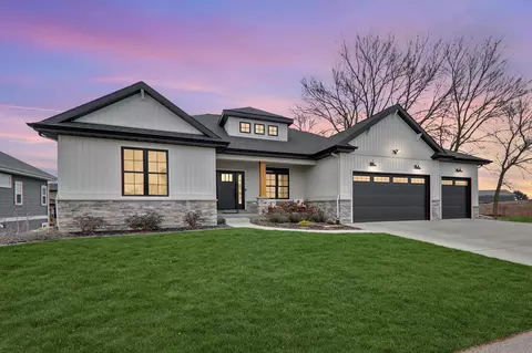 3024 Mourning Dove Dr, Cottage Grove, WI 53527