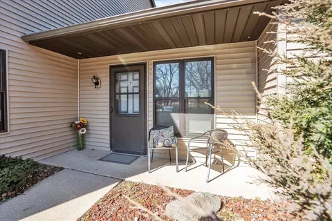 500 E Main St #7, Sun Prairie, WI 53590